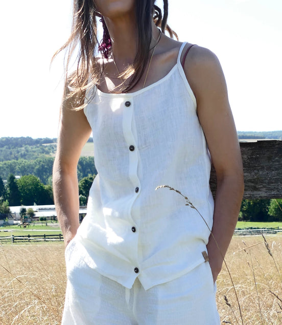 Damen Sommer Outfit 100 % Leinen , Top und Shorts, Kokosknöpfe, handgemacht