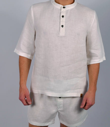 Handgemachter Herren Pyjama kurz aus Leinen weiß Poloshirt mit Stehkragen