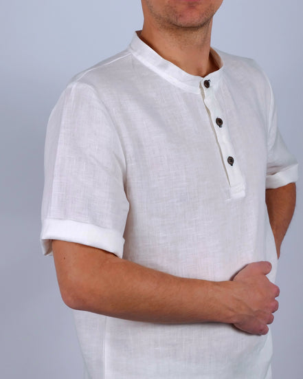 Handgemachtes Herren Poloshirt Pyjamateil kurz aus Leinen weiß Poloshirt mit Stehkragen und Kokosknöpfen