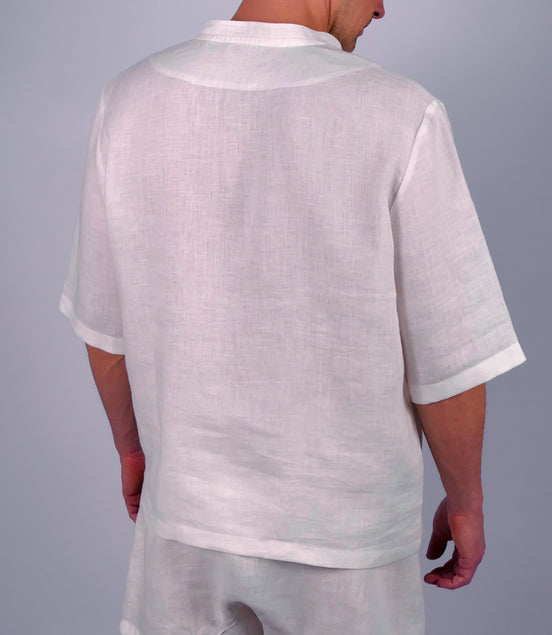 Handgemachtes Herren Poloshirt Pyjamateil kurz aus Leinen weiß Poloshirt mit Stehkragen und Kokosknöpfen