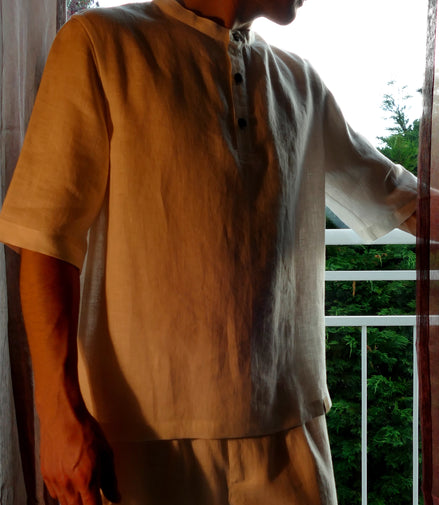 Handgemachtes Herren Poloshirt Pyjamateil kurz aus Leinen weiß Poloshirt mit Stehkragen und Kokosknöpfen