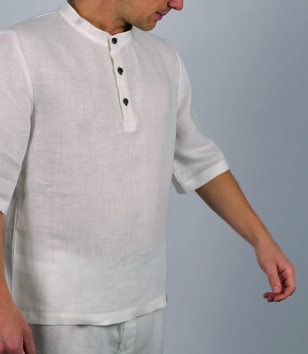 Handgemachter Herren Pyjama kurz aus Leinen weiß Poloshirt mit Stehkragen