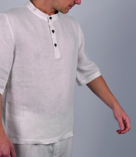Handgemachter Herren Pyjama kurz aus Leinen weiß Poloshirt mit Stehkragen
