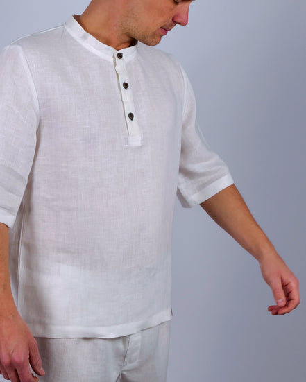 Handgemachtes Herren Poloshirt Pyjamateil kurz aus Leinen weiß Poloshirt mit Stehkragen und Kokosknöpfen