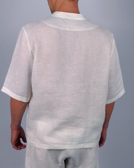Handgemachtes Herren Poloshirt Pyjamateil kurz aus Leinen weiß Poloshirt mit Stehkragen und Kokosknöpfen