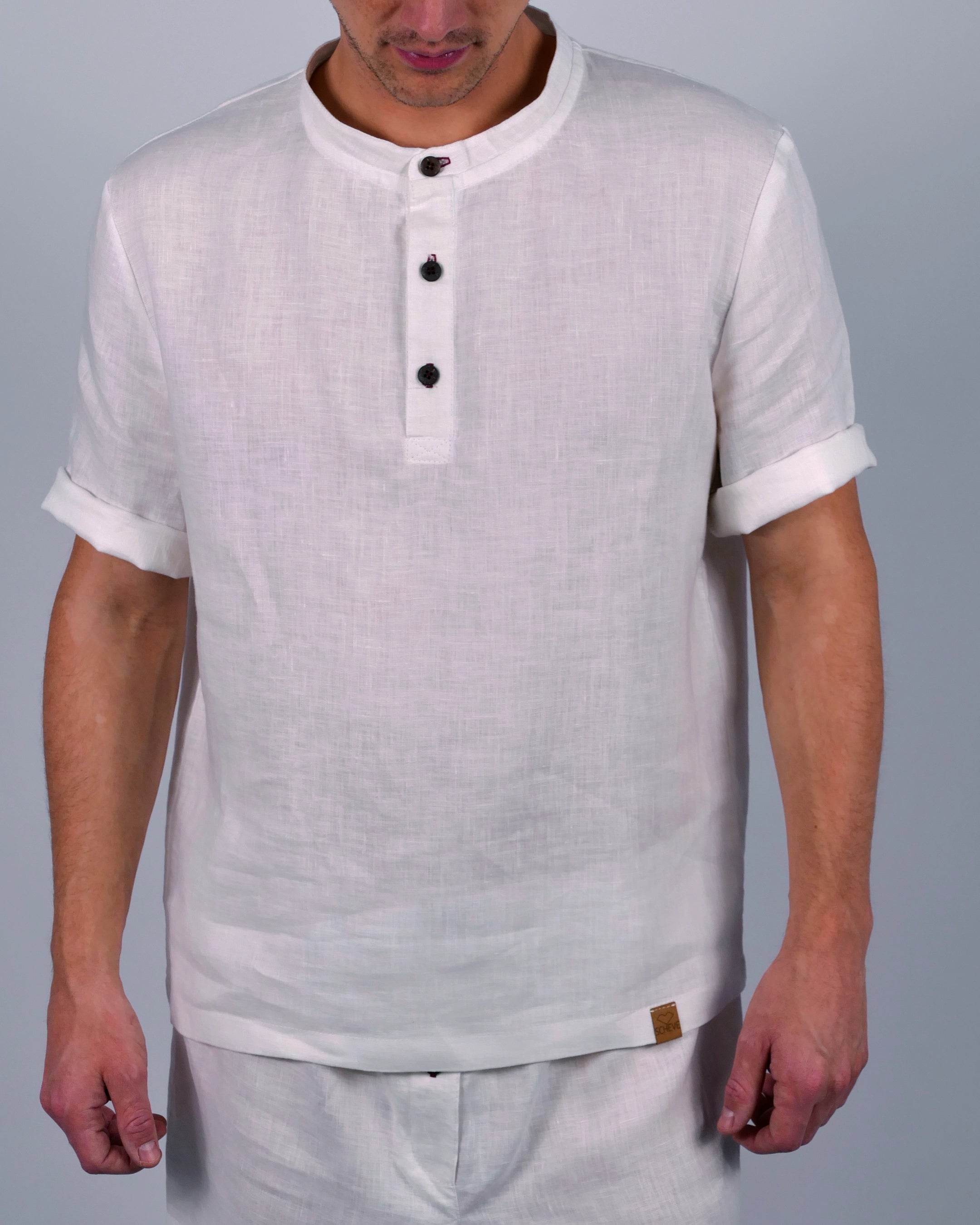 Handgemachtes Herren Poloshirt Pyjamateil kurz aus Leinen weiß Poloshirt mit Stehkragen und Kokosknöpfen