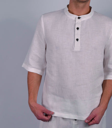 Handgemachtes Herren Poloshirt Pyjamateil kurz aus Leinen weiß Poloshirt mit Stehkragen und Kokosknöpfen